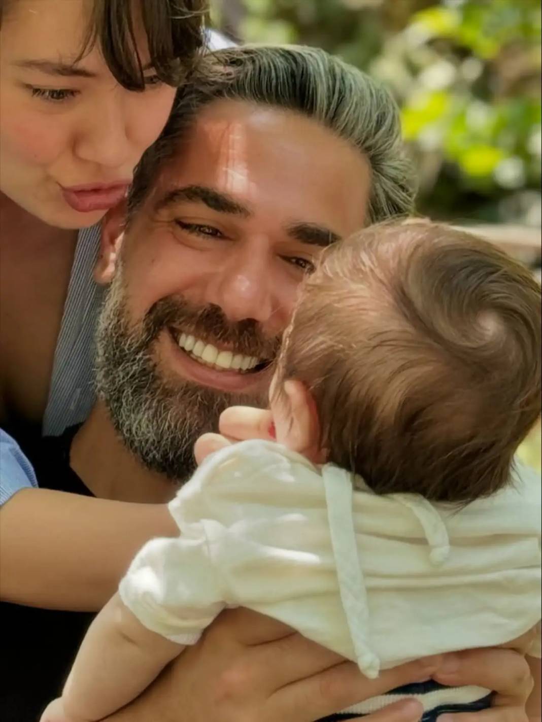 Neslihan Atagül Oğlunu Paylaştı! Sosyal Medya Sallandı! 2